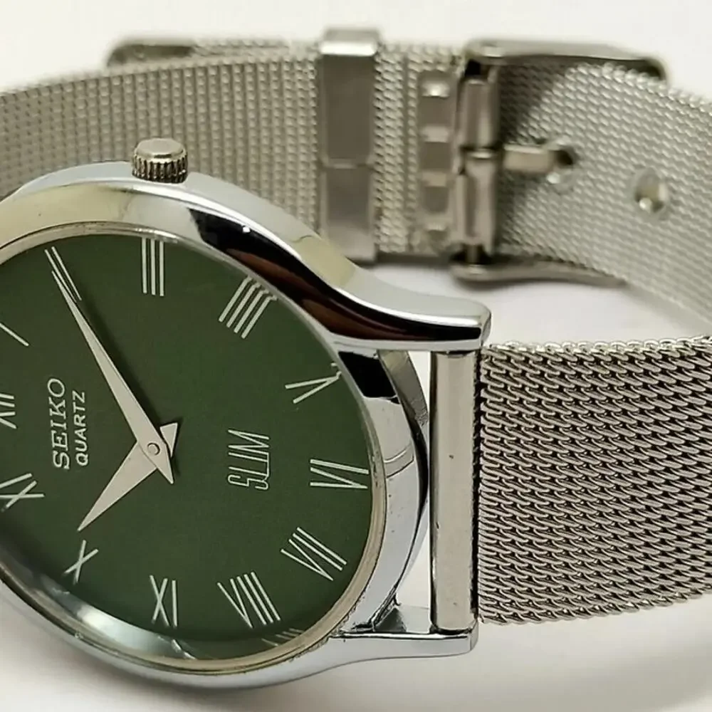 Vintage Style Seiko Quartz Mens Silver Watch & Green accents W/ Metal Strap